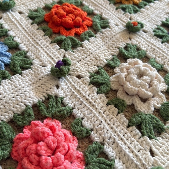 Beautiful hand crocheted blanket. 8’ x 6 1/2’. Look at the detail. - Picture 5 of 7